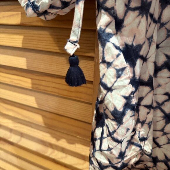 Banana Republic 100% cotton featherweight popover blouse with tassel tie - Picture 4 of 6